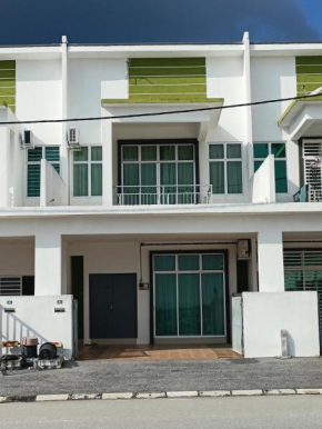 Homestay Seri Iskandar By Ummi